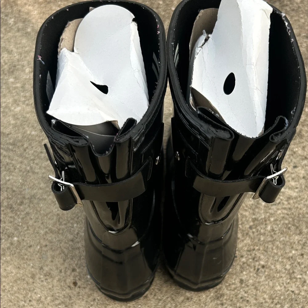 Hunter Women’s Black Glossy Rain Boots with Red Logo